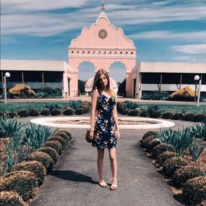 Meet your Posher, Claudia